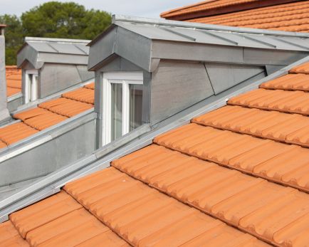 Réalisation de toiture en Marseille Rouge Edilians