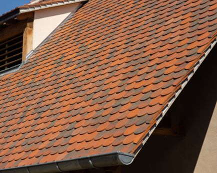 Réalisation de toiture en tuile Plate 16*38 Rouge Edilians
